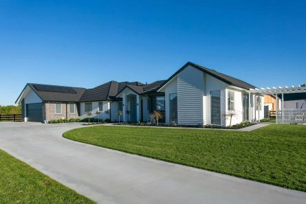 Davies-Homes-Projects-Wetton-Gable-roof-250m2-$800-6 Davies-Homes-Projects-Wetton-Gable-roof-250m2-$800-6