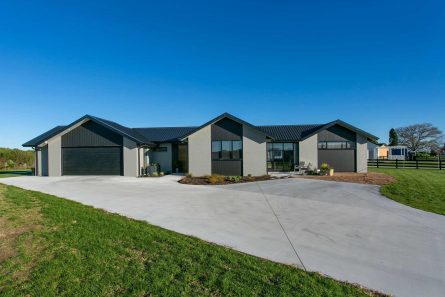 Davies-homes-Dela-Rue-Gable-Roof-301m2-$800 Davies-homes-Dela-Rue-Gable-Roof-301m2-$800